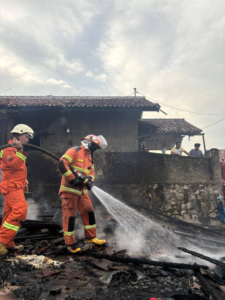 Kebakaran rumah di Bandar Lampung. (IDN Times/Damkarmatbalam)