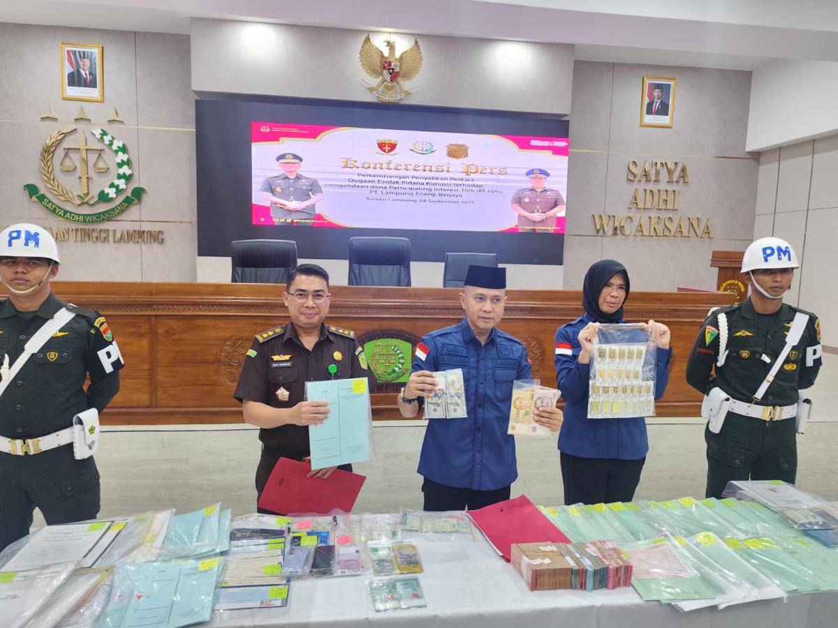 Barang sitaan di Kejati Lampung dari Rumah Arinal Djunaidi. (IDN Times/Muhaimin)