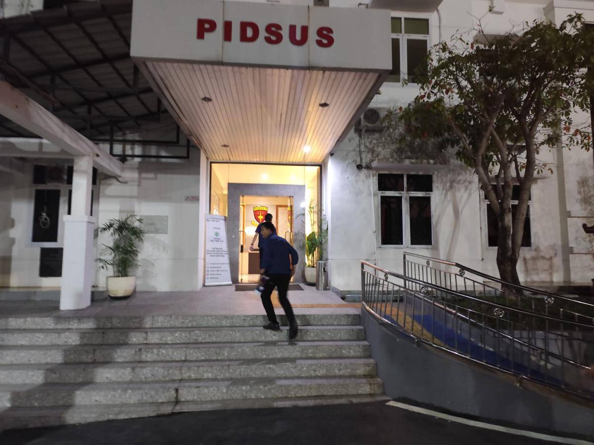 Suasana di depan gedung Pidsus Kejati Lampung. (IDN Times/Muhaimin)