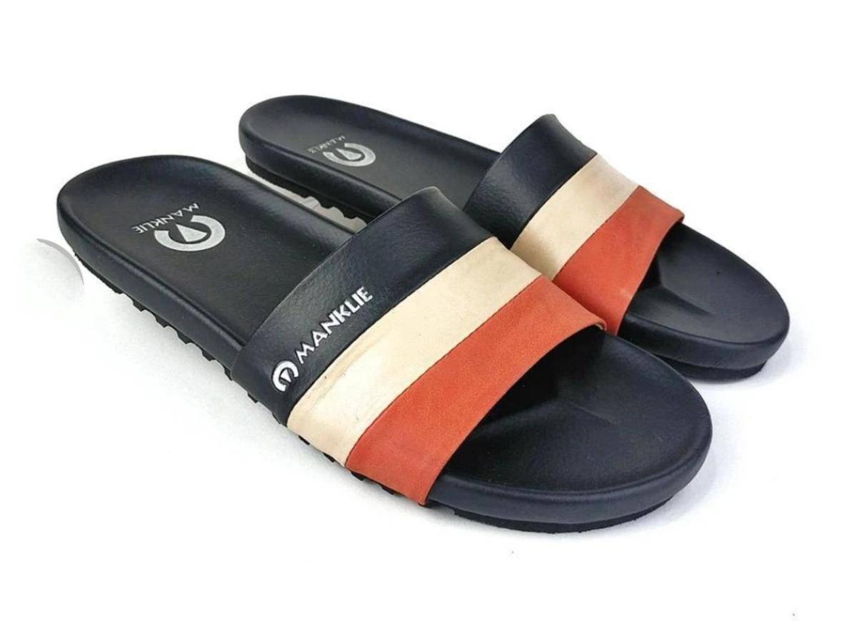MANKLIE Sendal Slide Distro (shopee.co.id/Bee Prince)