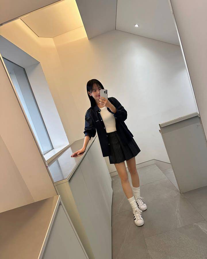 OOTD Kang Han Na (instagram.com/k_hanna_)