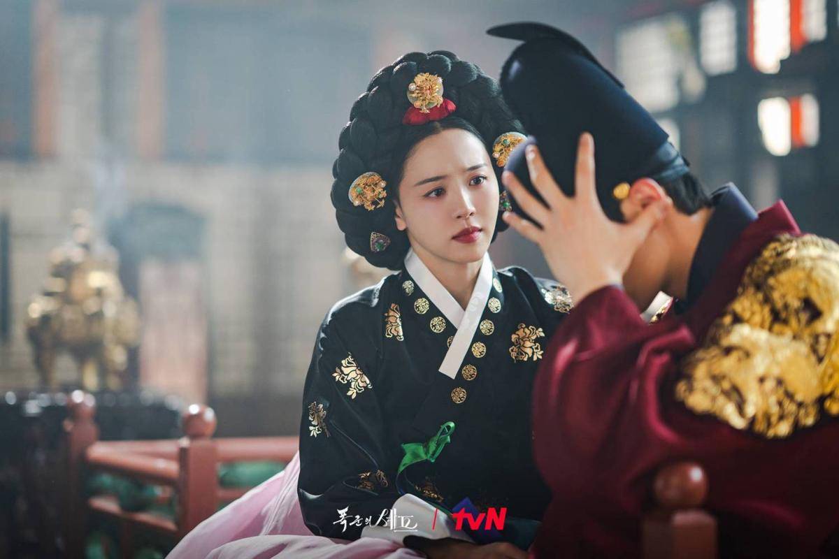 Cuplikan drama Korea Bon Appetit, Your Majesty (dok. tvN/Bon Appetit, Your Majesty)
