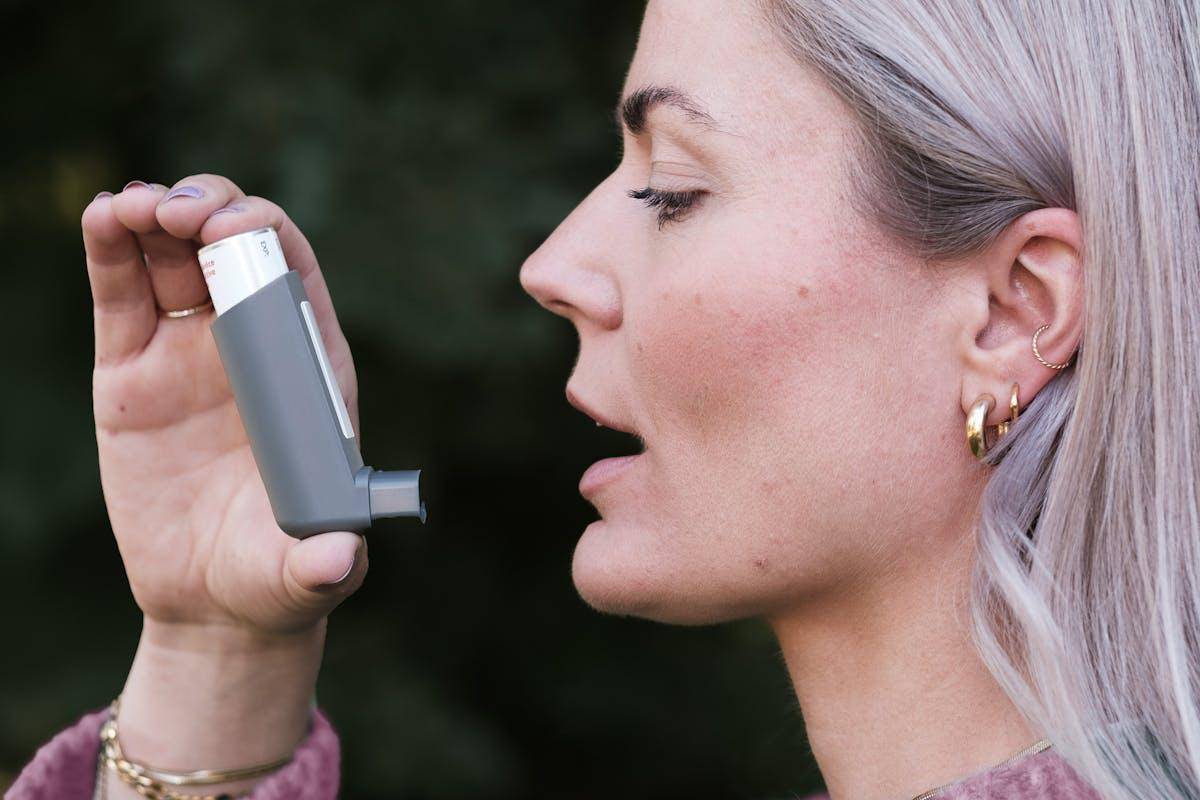 ilustrasi inhaler (pexels.com/Cnordic Nordic)