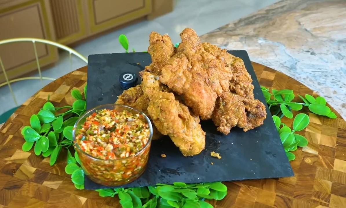 ilustrasi ayam goreng kipas ala Tasyi Athasyia