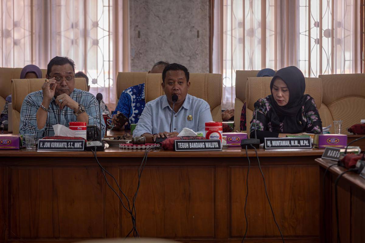 antarafoto-sidang-perdana-pansus-terkait-kebijakan-bupati-pati-1756982314.jpg