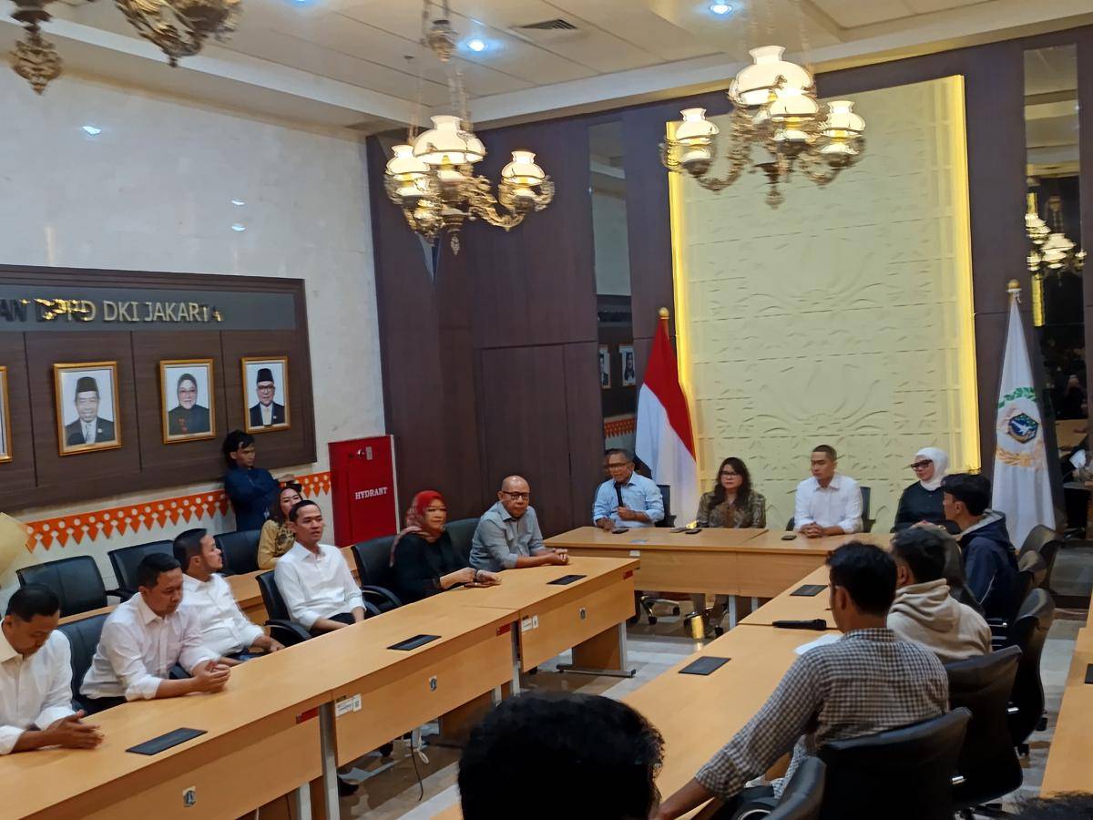 DPRD DKI Jakarta didatangi mahasiswa