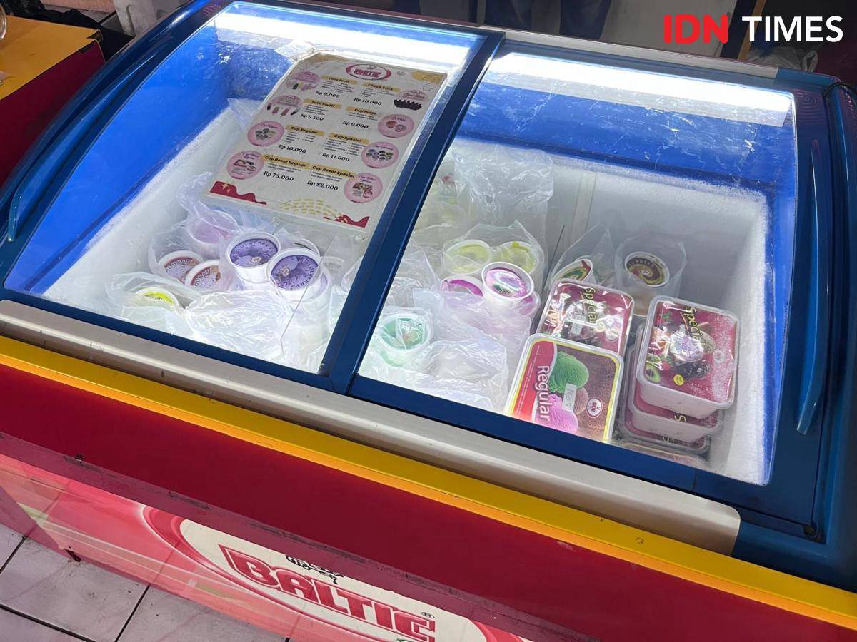 Potret freezer es krim Baltic, Kwitang, Senen, Jakarta Pusat