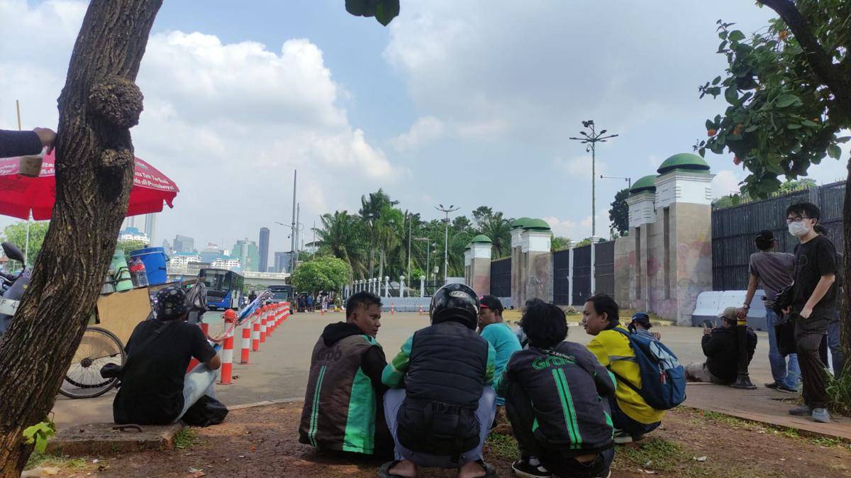Badan Eksekutif Mahasiswa Seluruh Indonesia (BEM SI) gelar aksi di depan Gedung DPR RI, Senayan, Jakarta Pusat pada Kamis (4/9/2025). (IDN Times/Yosafat Diva Bayu Wisesa)