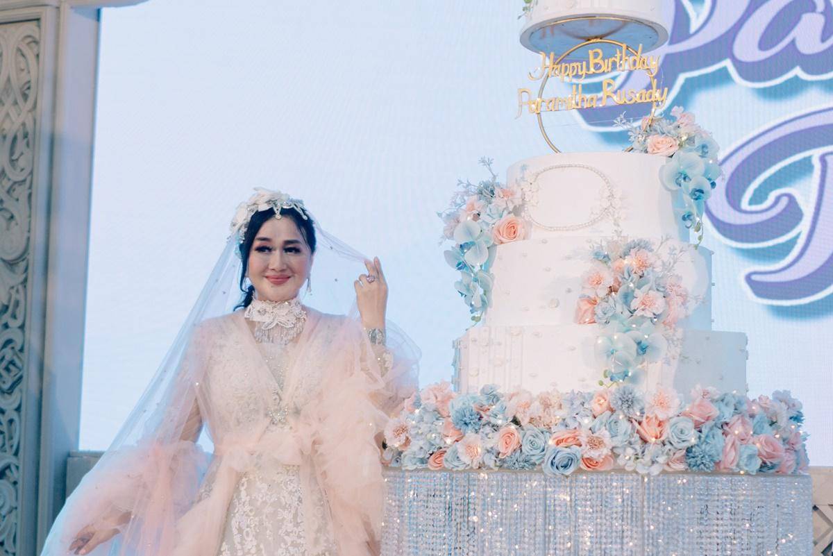 potret ulang tahun Paramitha Rusady