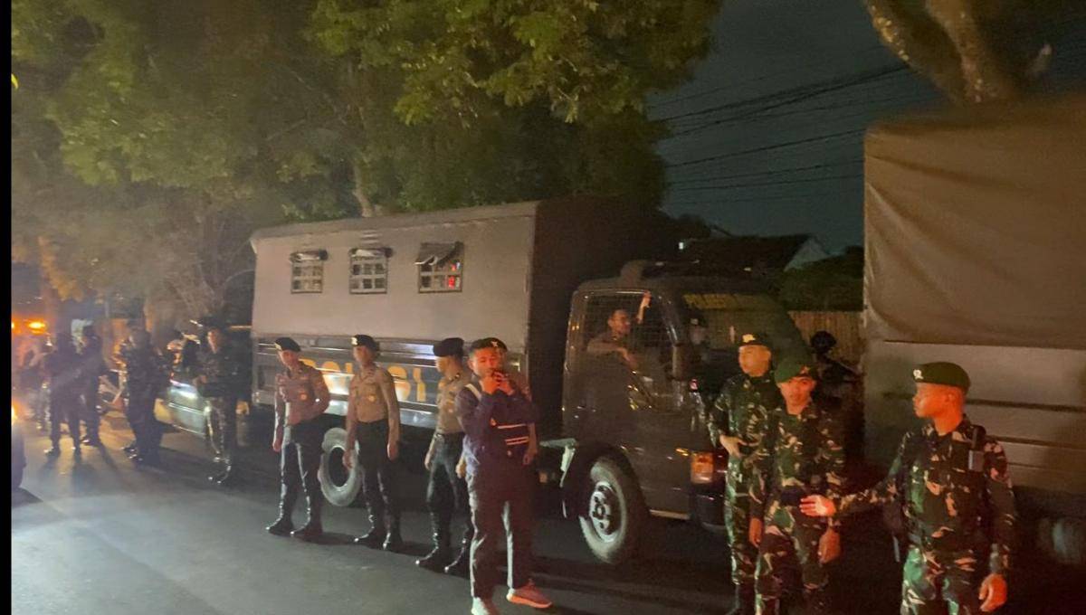 Patroli skala besar yang dilakukan polisi dan TNI di Kota Mataram. (dok. Istimewa)