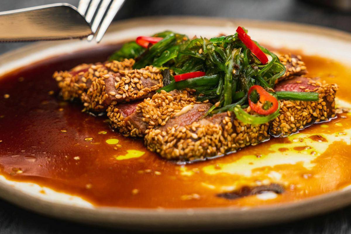 ilustrasi tuna steak saus tiram