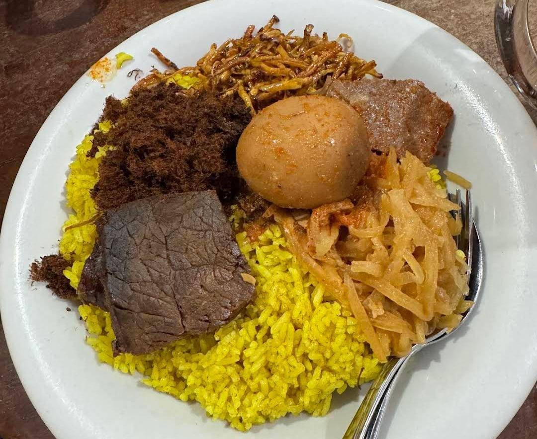 Nasi Kuning Riburane (google.com/maps/Daniel Jauwhannes)