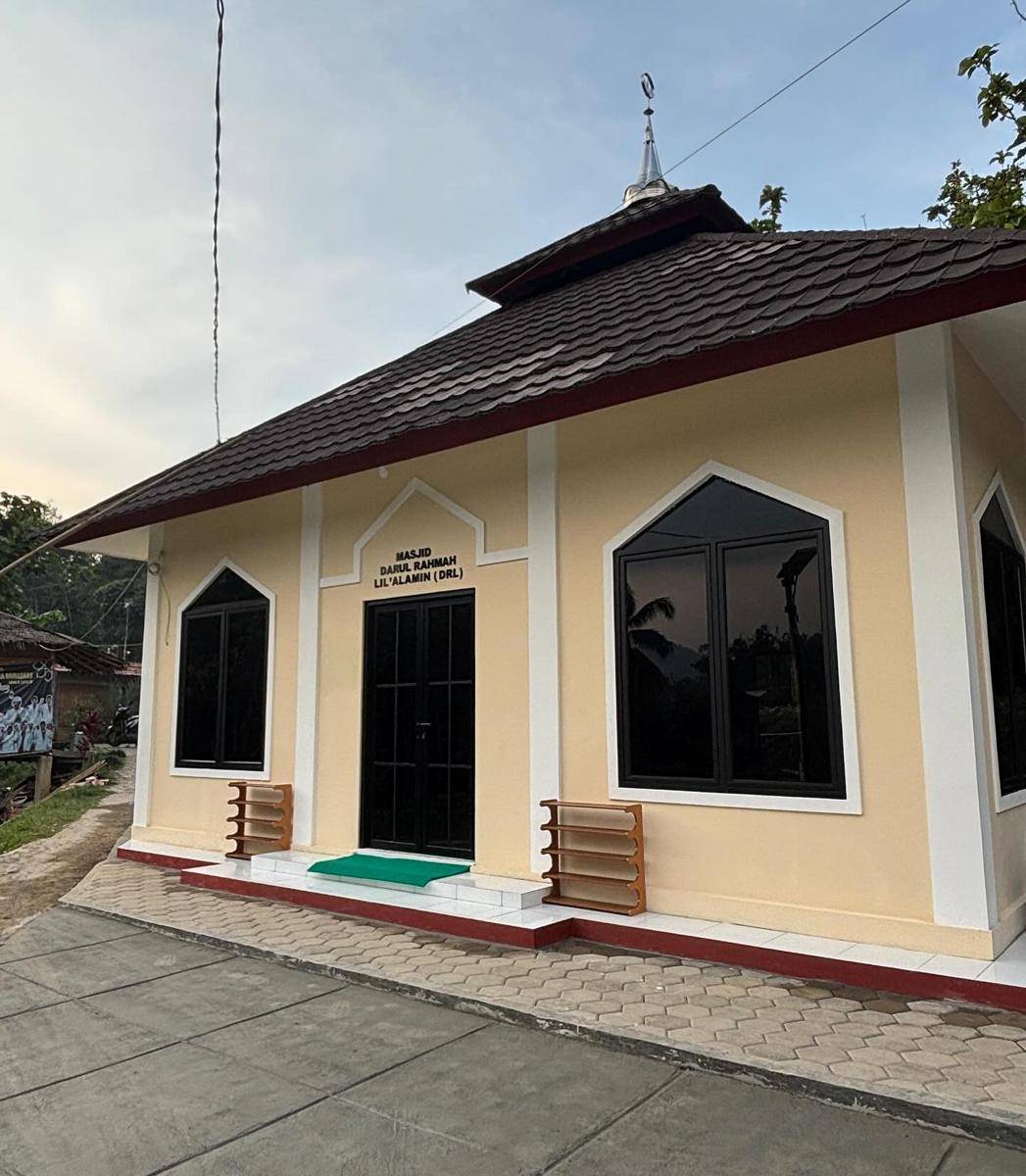 Richard Lee bangun masjid (instagram.com/dr.richard_lee)