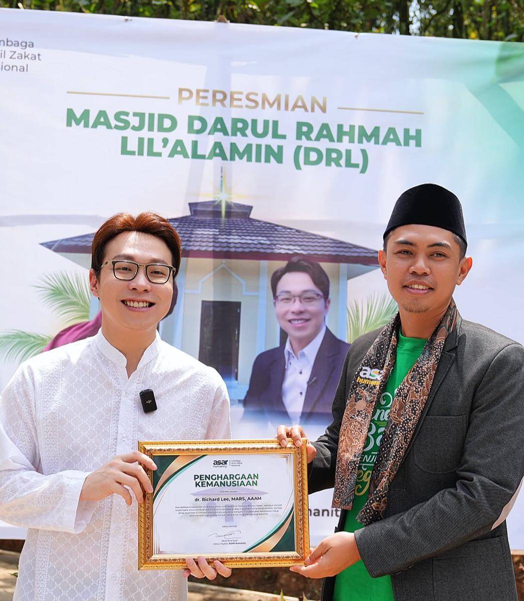 Richard Lee bangun masjid (instagram.com/dr.richard_lee)
