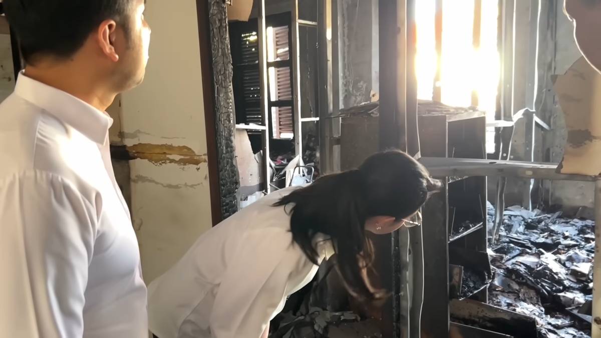 Arumi Bachsin kunjungi kantor Emil Dardak usai pembakaran (youtube.com/arumibachsin94)