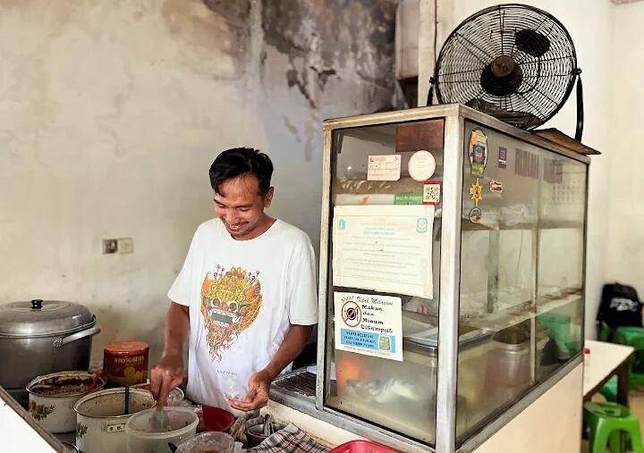 Nasi Uduk Ayam Goreng Suka Hati, Jakarta (google.com/maps/Amanda Bonowati)