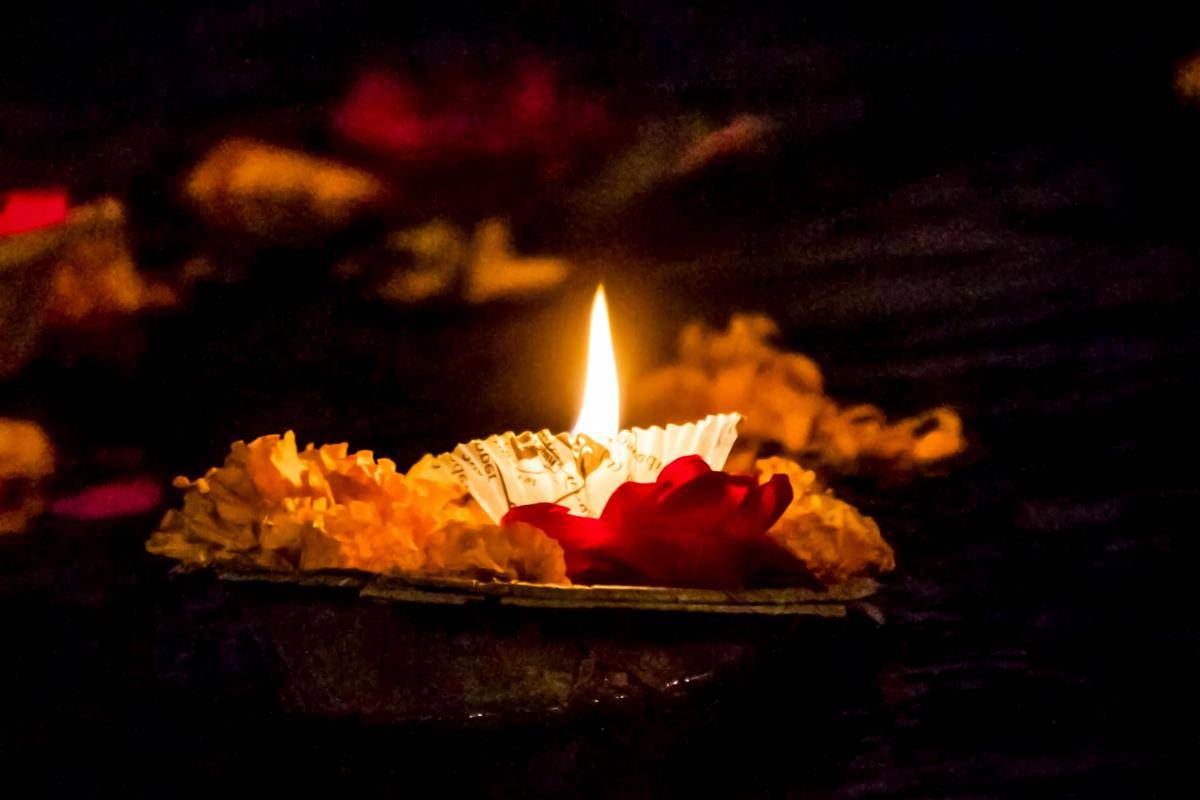 ilustrasi lilin menyala (pexels.com/Being.the.traveller)