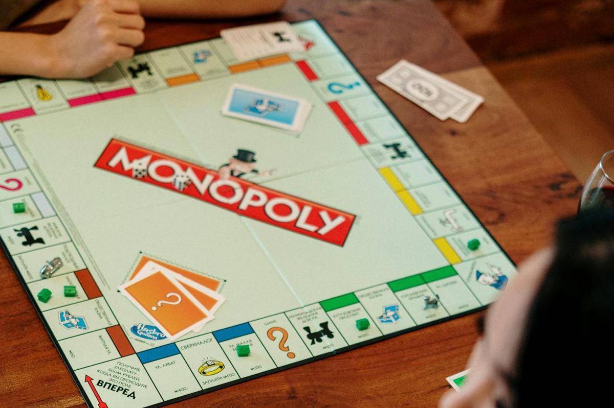 permainan Monopoli 