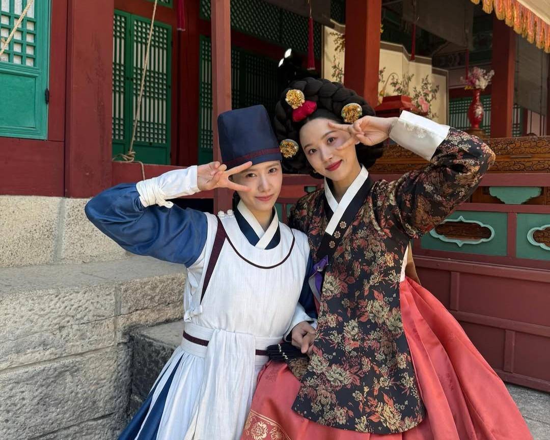 Drama Bon Appétit, Your Majesty (instagram.com/yoona__lim)
