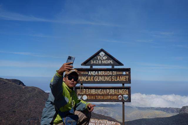 ilustrasi Gunung Slamet