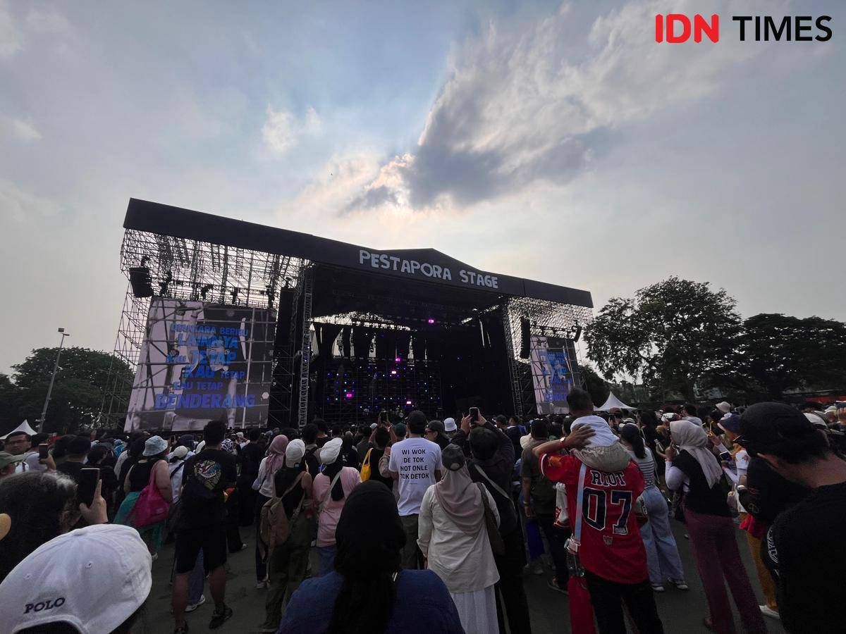 Juicy Luicy bawakan lagu Peterpan di Pestapora 2025