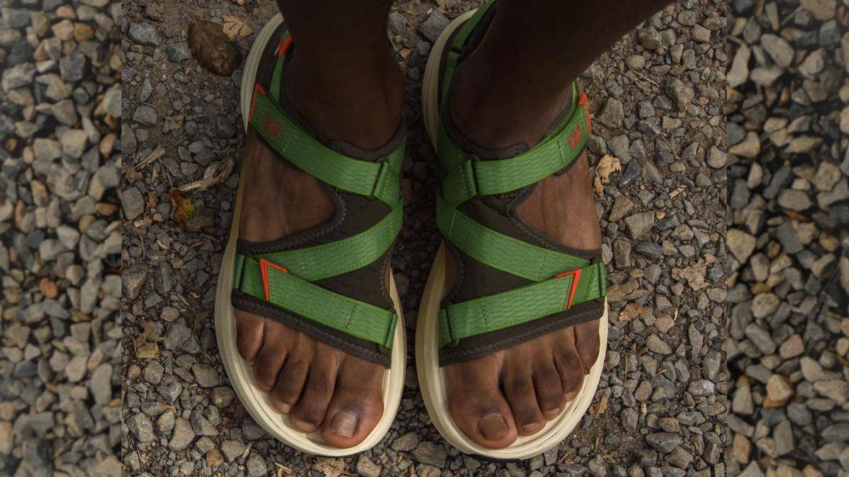 Foto 2. Sandal Teva Aventrail R2T Warna Dark Olive:Peridiot.jpg