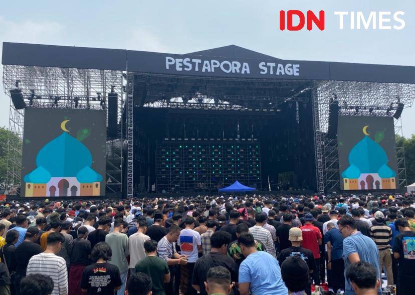 suasana salat Jumat di Pestapora 2025 hari pertama, Jumat (5/9/2025)