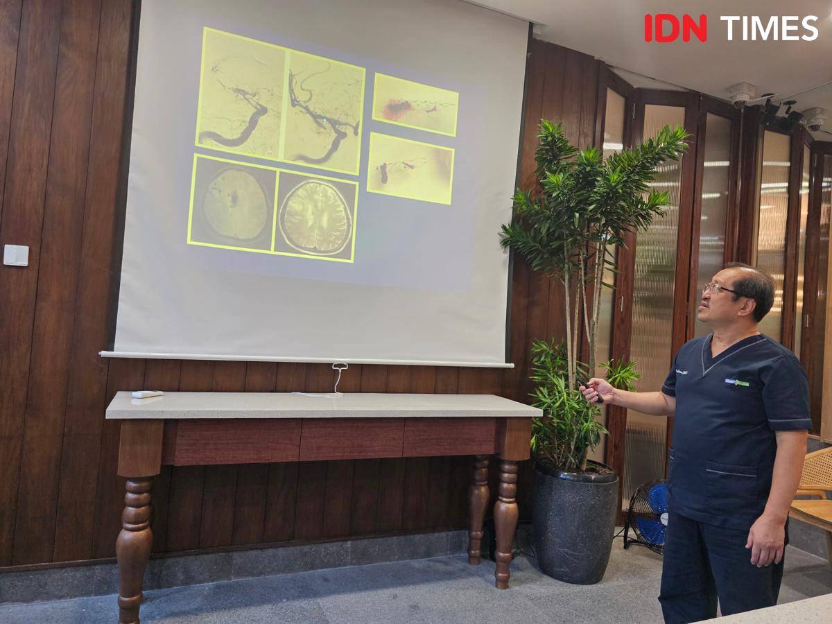 Dokter Spesialis Bedah Saraf Sub Spesialis Bedah Saraf Neurovaskular Siloam Hospitals Lippo Village, Harsan