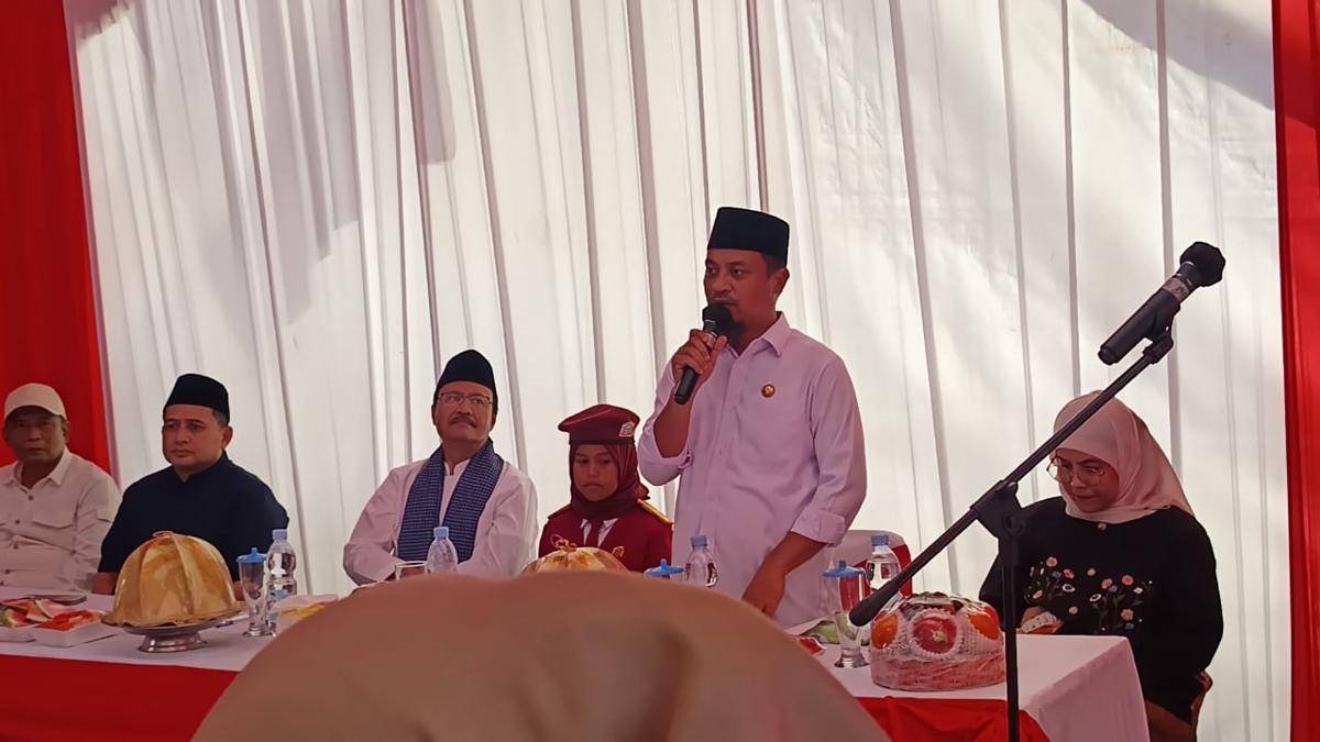 Gubernur Sulsel, Andi Sudirman Sulaiman dalam peresmian 20 unit rumah untuk warga miskin di Untia, Kota Makassar, Sulawesi Selatan, Jumat (5/9/2025). IDN Times/Ashrawi Muin