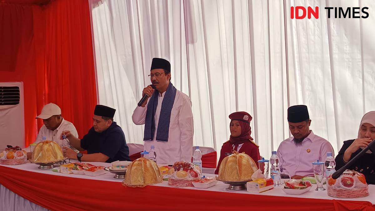 Menteri Sosial, Syaifulla Yusuf meresmikan 20 unit rumah untuk warga miskin di Untia, Kota Makassar, Sulawesi Selatan, Jumat (5/9/2025). IDN Times/Ashrawi Muin