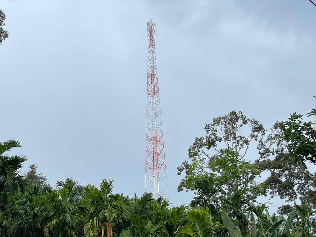 Menara pemancar yang dibangun di daerah Langki, Kabupaten Sijunjung (foto: IDN Times/Halbert Caniago)