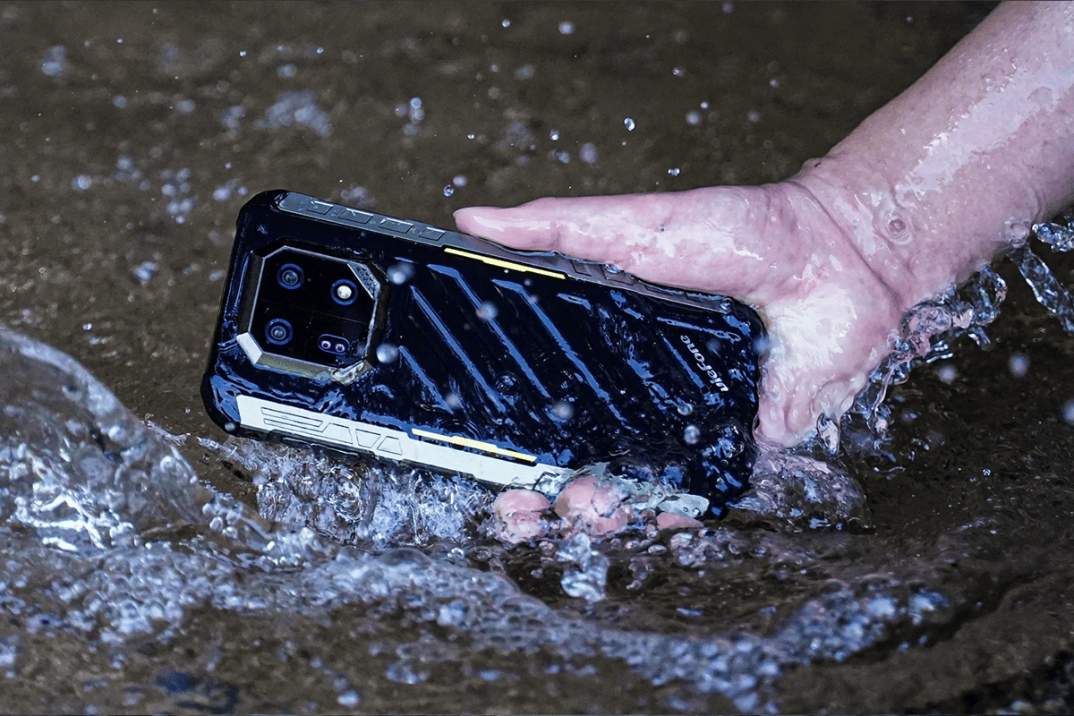 ilustrasi HP rugged