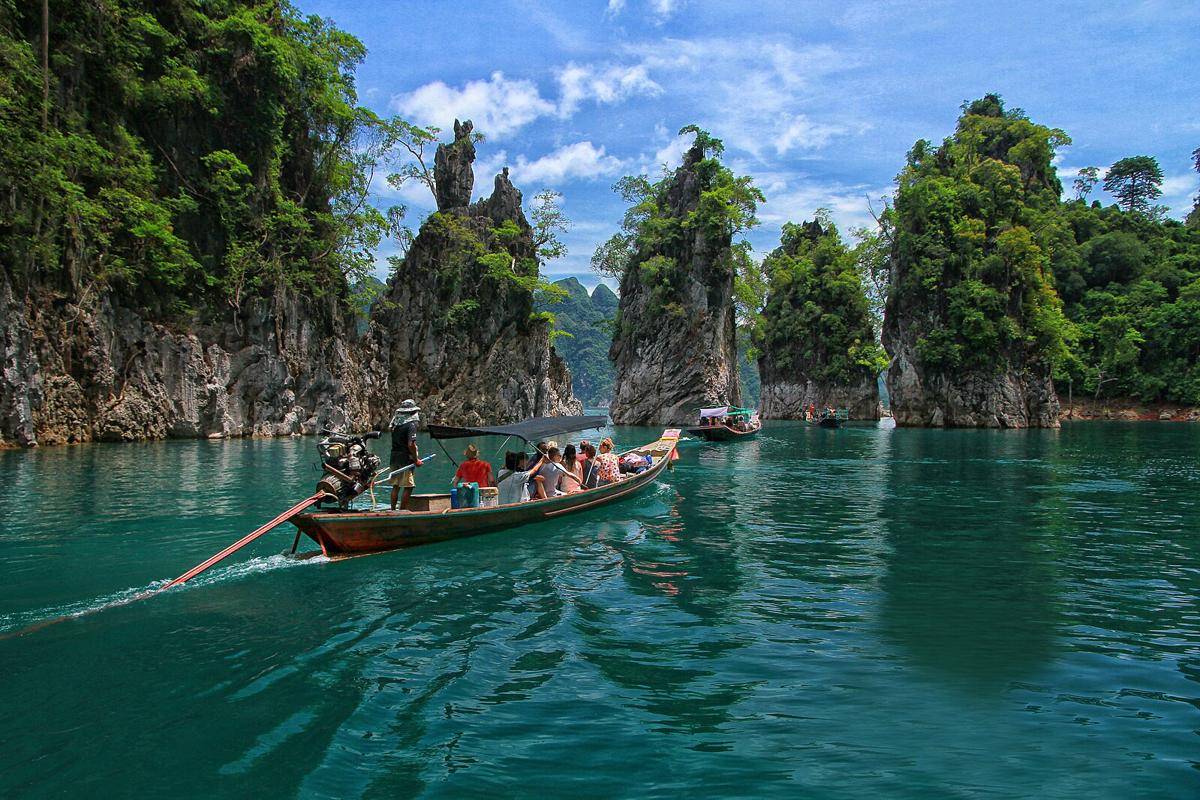 potret Khao Sok National Park (commons.wikimedia.org/Chaiyathat)