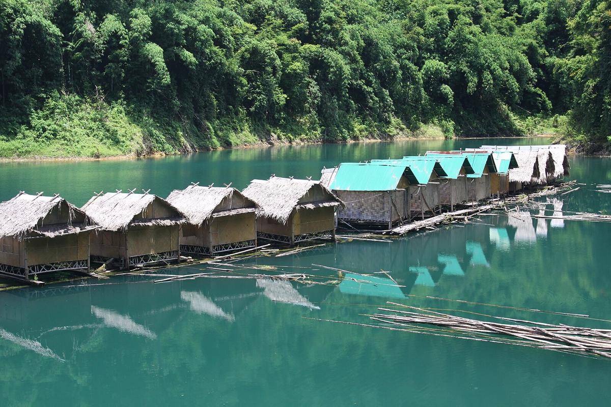 potret Khao Sok National Park (commons.wikimedia.org/JurriaanH)