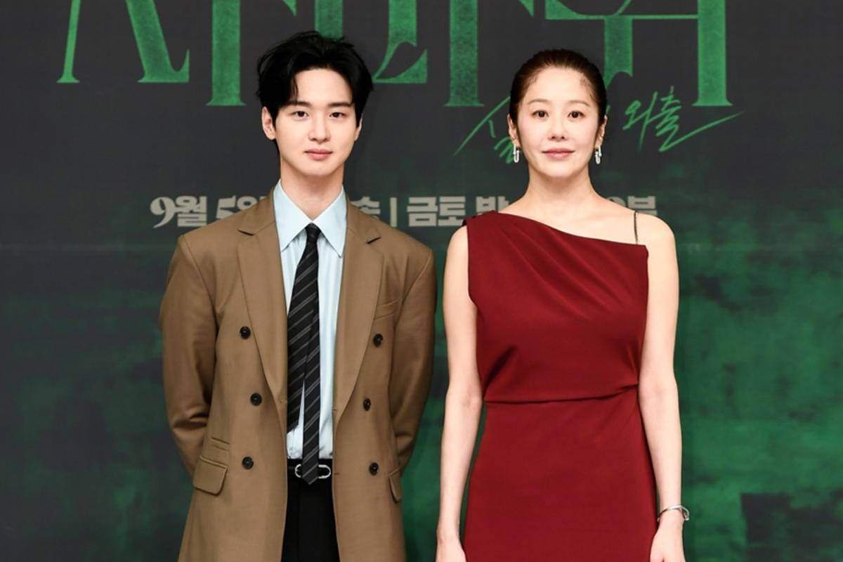 Jang Dong Yoon dan Go Hyun Jung (instagram.com/sbsdrama.official)