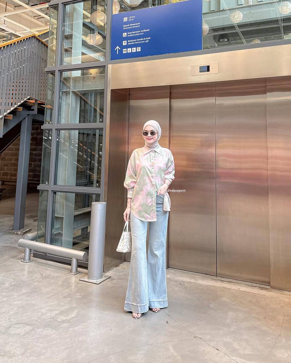 potret OOTD hijab chic ala Dinda Saputri (instagram.com/dindasaputt)