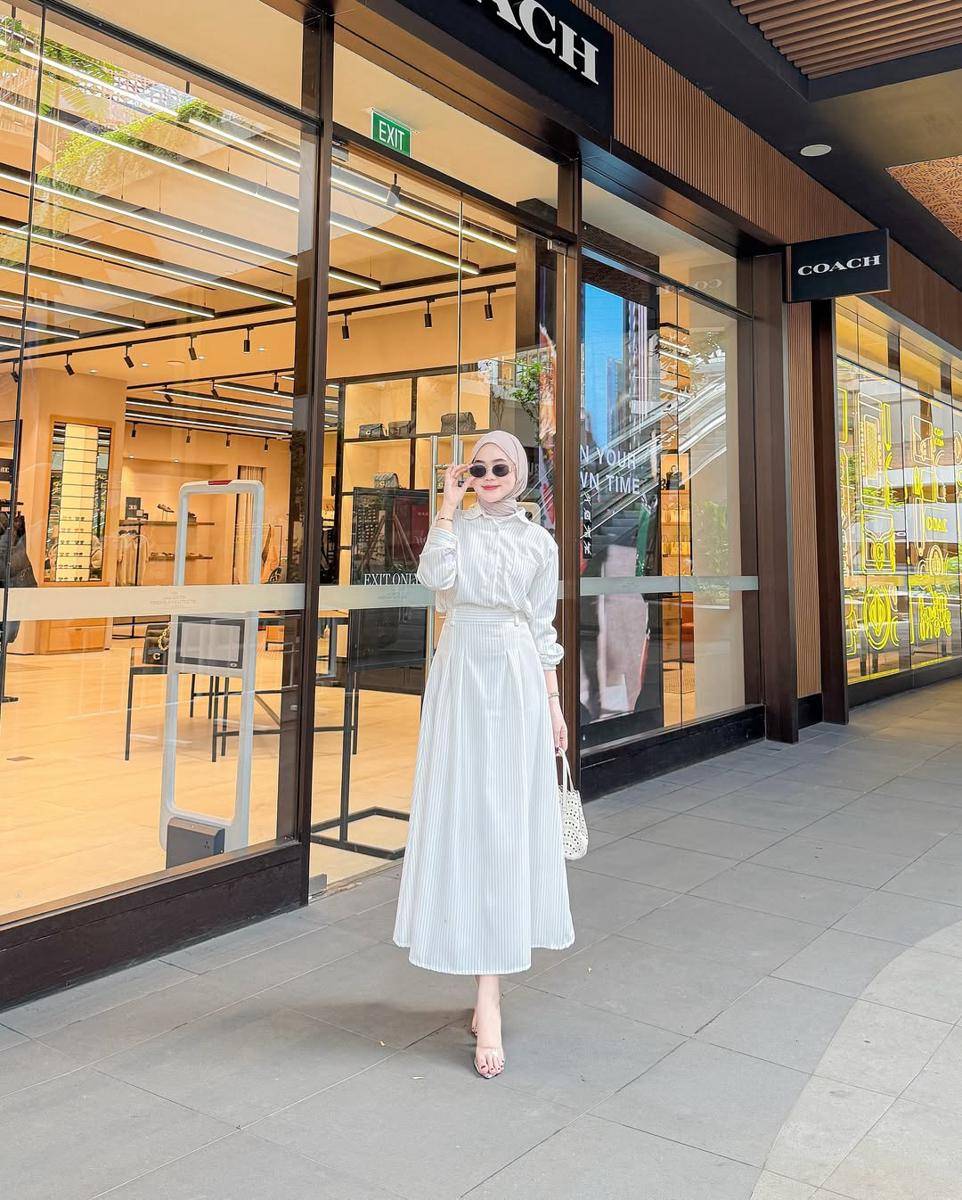 potret OOTD hijab chic ala Dinda Saputri (instagram.com/dindasaputt)