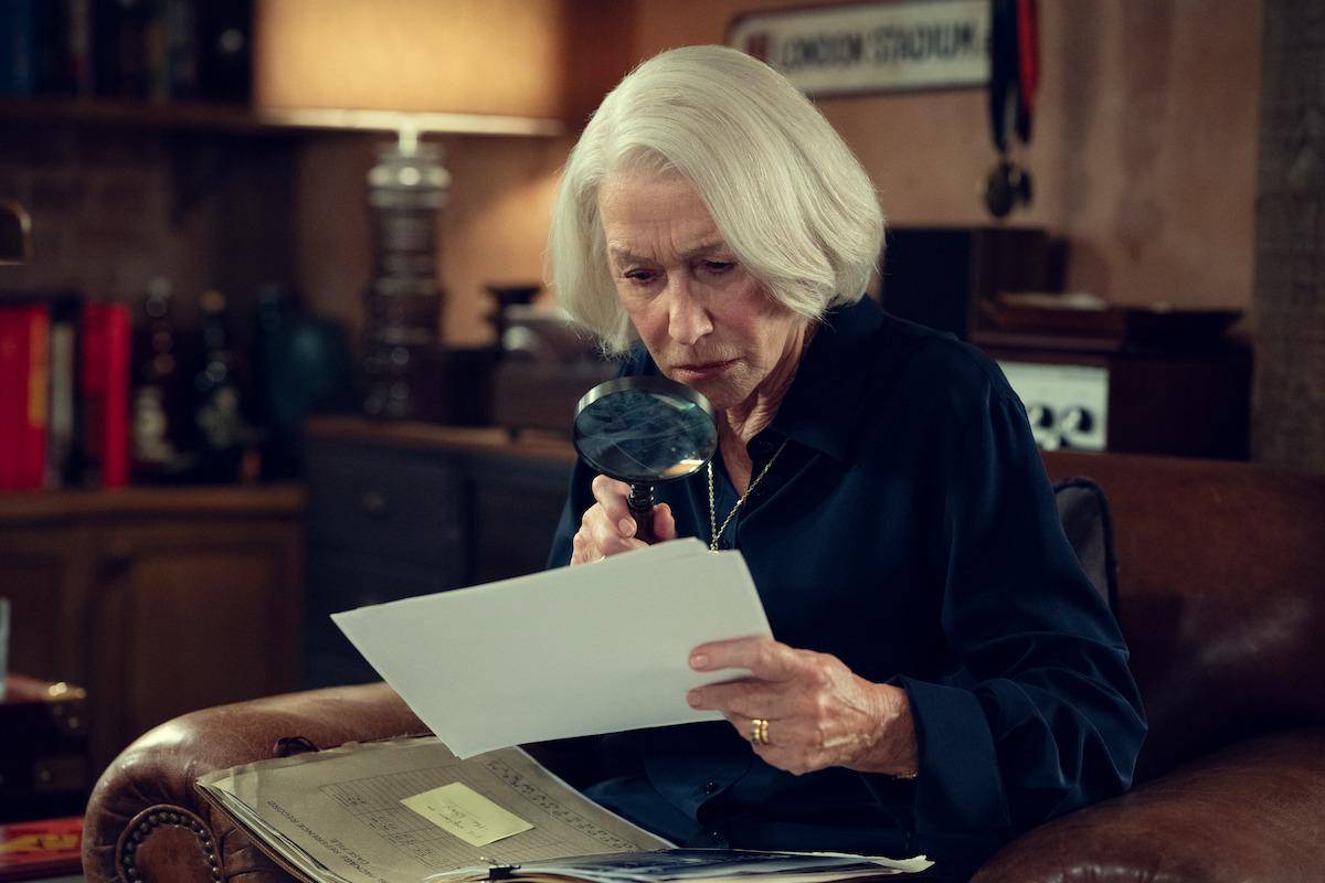 Helen Mirren dalam film The Thursday Murder Club. 