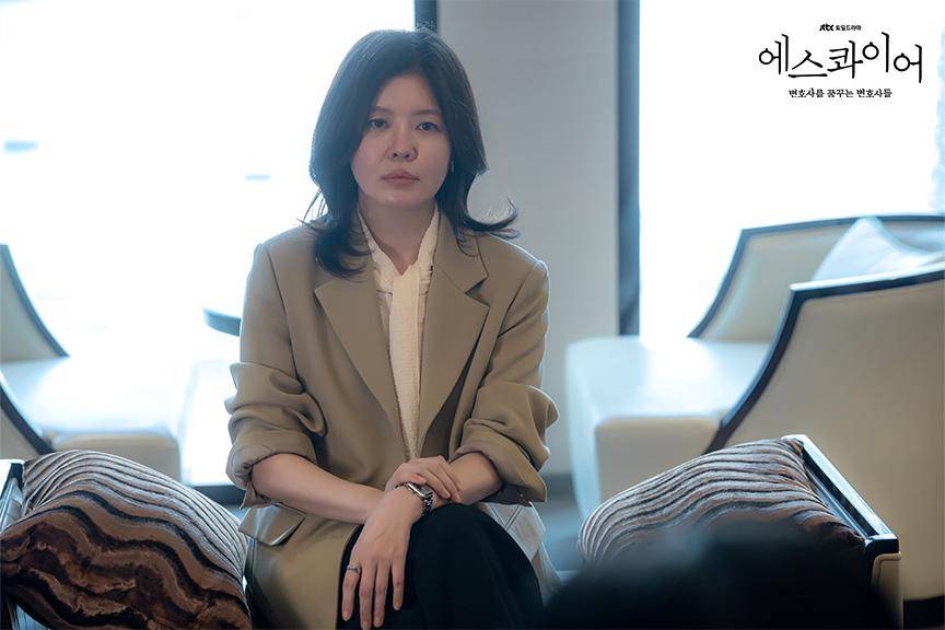 Kim Yeo Jin di Beyond the Bar