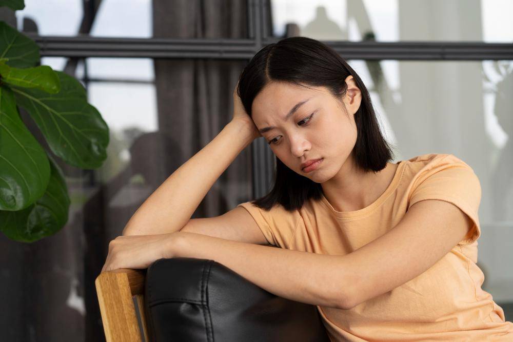 ilustrasi perempuan overthinking