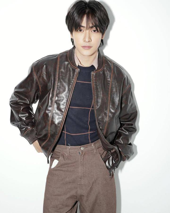 styling brown jacket ala Joong Archen (instagram.com/chen_rcj)