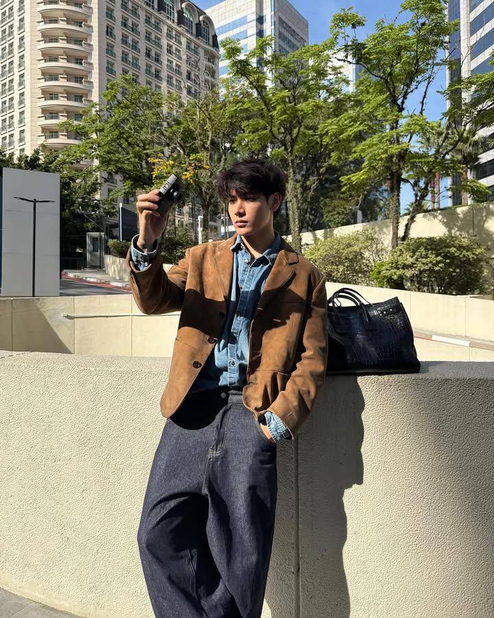 styling brown jacket ala Joong Archen (instagram.com/chen_rcj)