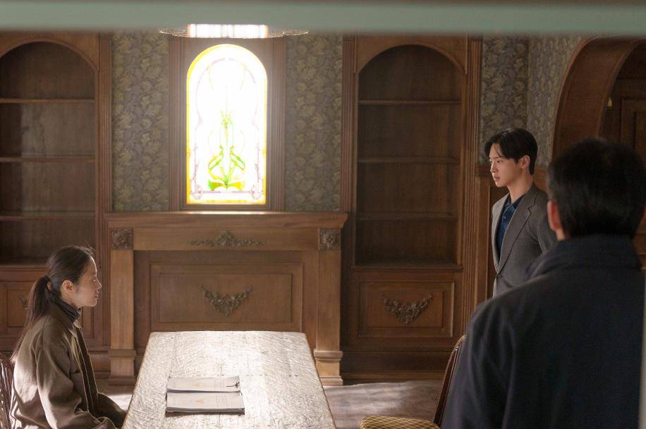 still cut drama Korea Queen Mantis