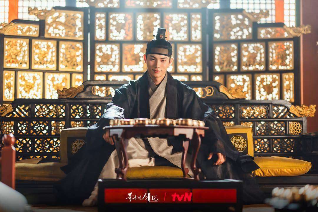 still cut drama Korea Bon Appétit, Your Majesty (instagram.com/tvn_drama)