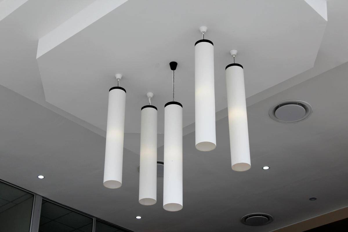 ilustrasi lampu gantung minimalis (pexels.com/Fortune Dlamini)