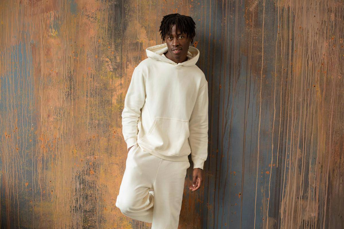 ilustrasi pria dengan hoodie (pexels.com/Monstera Production)