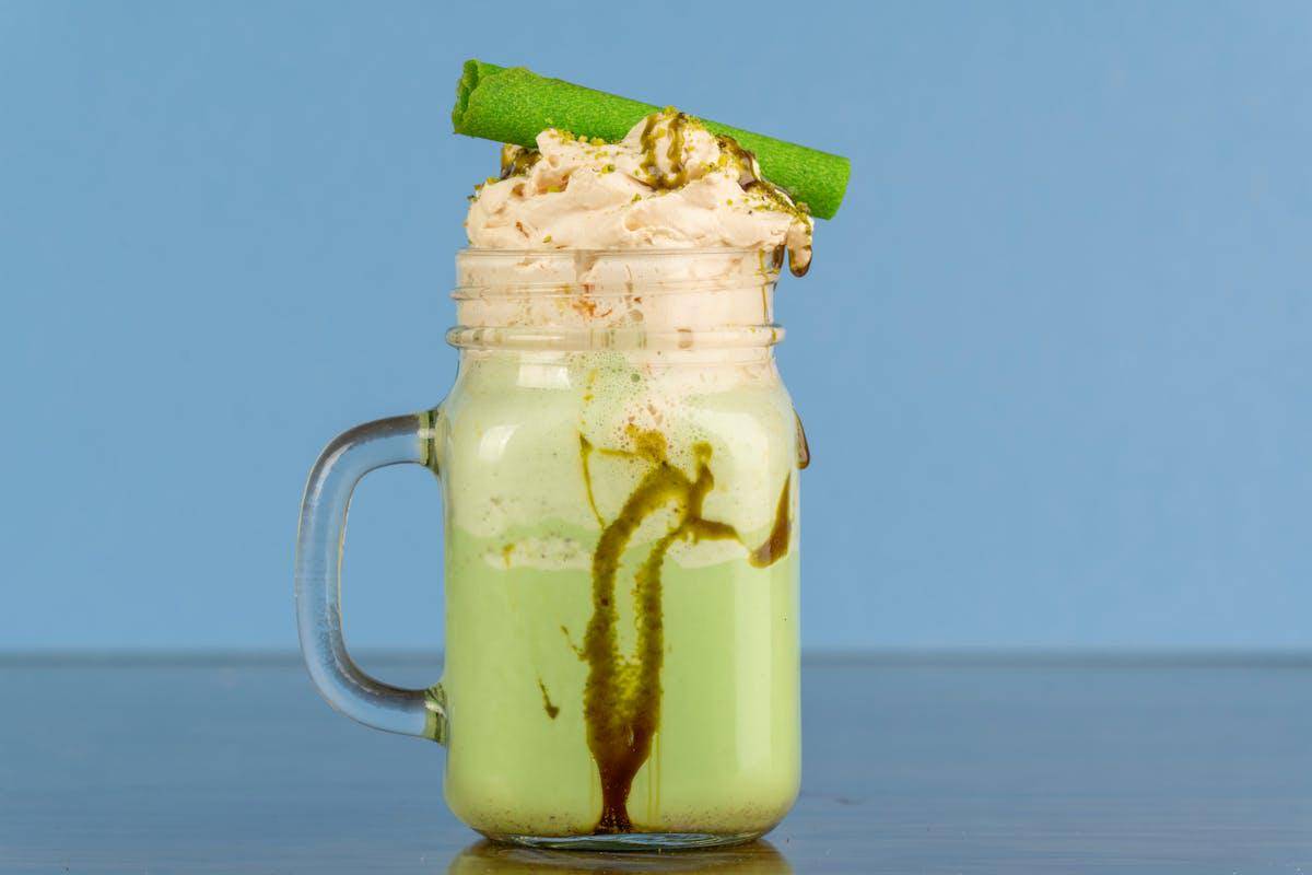 ilustrasi matcha frappe 
