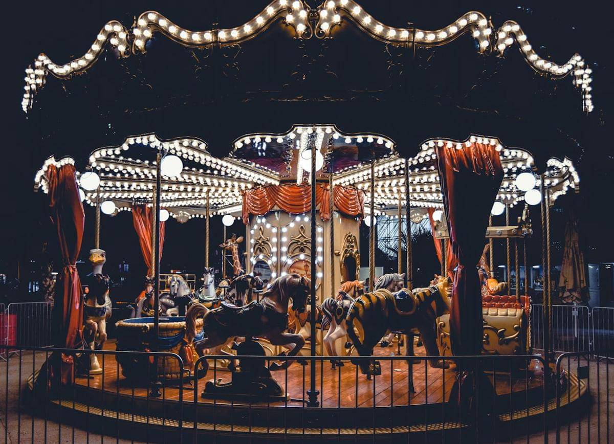 ilustrasi Suncity Night Carnival (pexels.com/Mihai Vlasceanu)