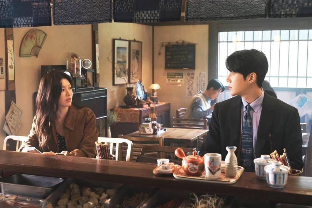 Kim Seon Ho dan Go Yoon Jung di Can This Love Be Translated?