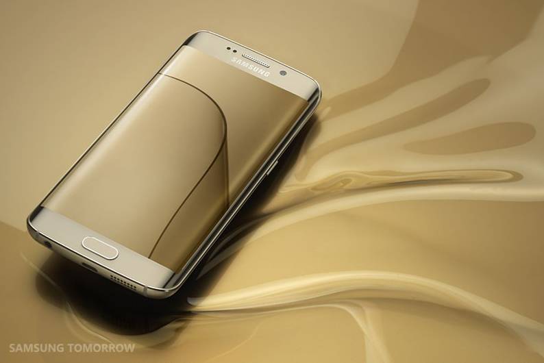 ilustrasi layar curved